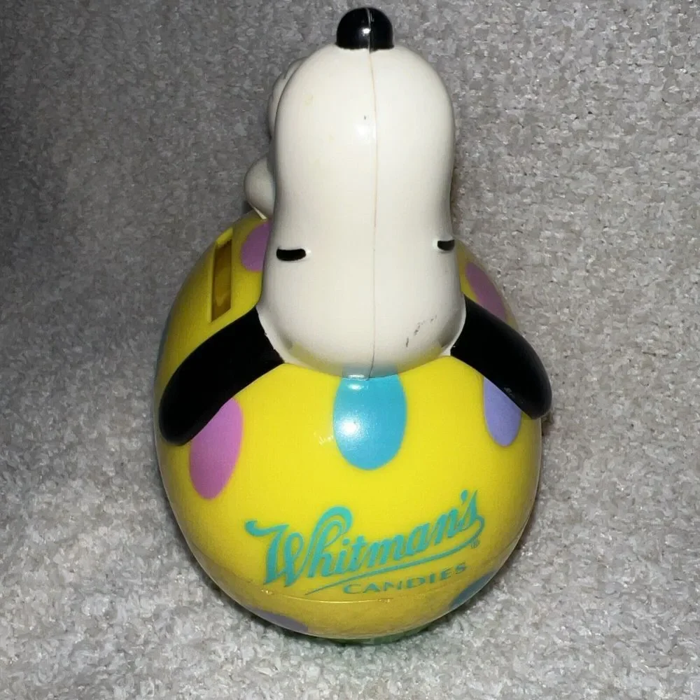 Whitman's Candies Peanuts SNOOPY and WOODSTOCK‎ Plastic Easter Egg Bank